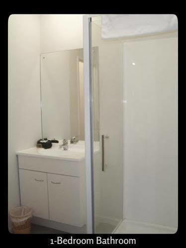Browns Bay Olive Tree Motel & Apartment Okura Bush Extérieur photo